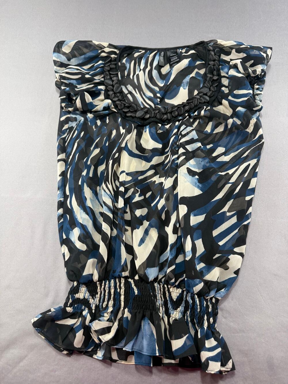 Bisou Bisou Women’s Blouse Size Medium Blue Abstract Animal Print Beaded Smocked